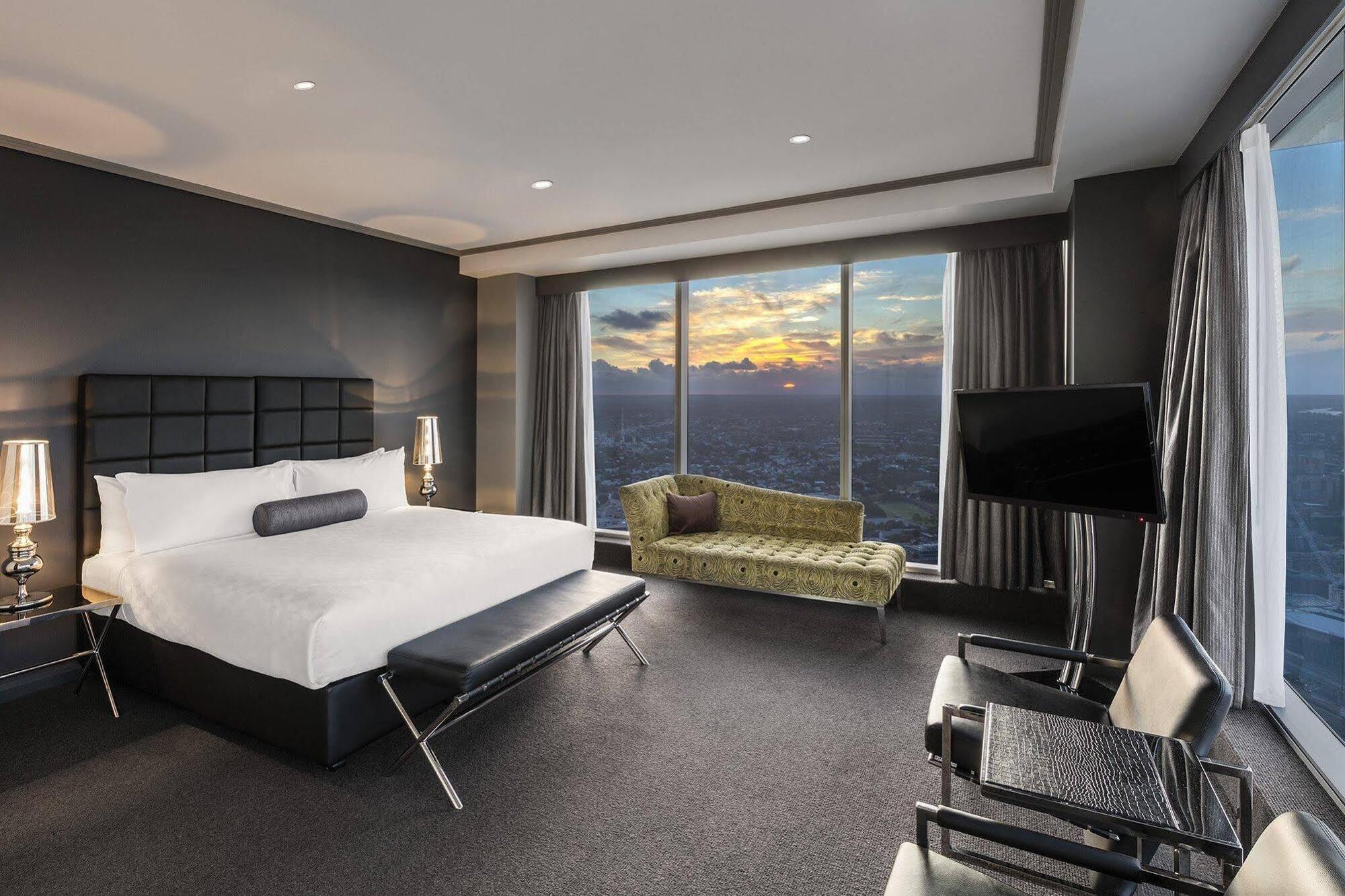 Meriton Suites World Tower, Sydney Exterior photo A bedroom at the hotel